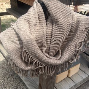 Knit scarf